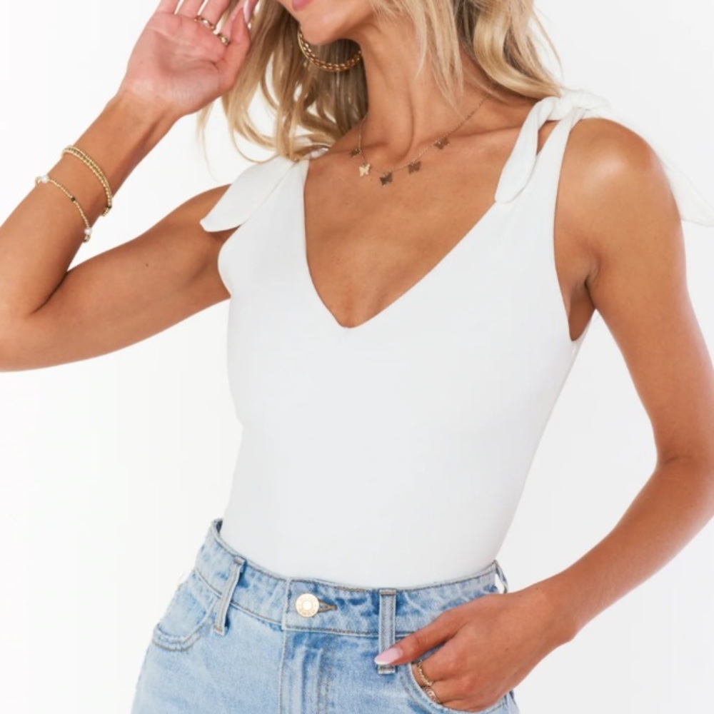 Show me your mumu white bodysuit! Size large, lightly worn great condition!